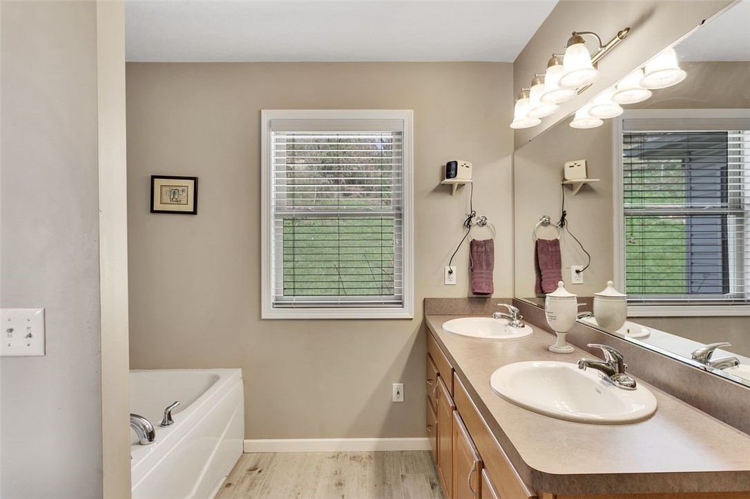 3323 Carriage Circle