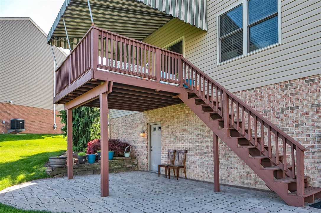 6715 Fieldcrest Drive