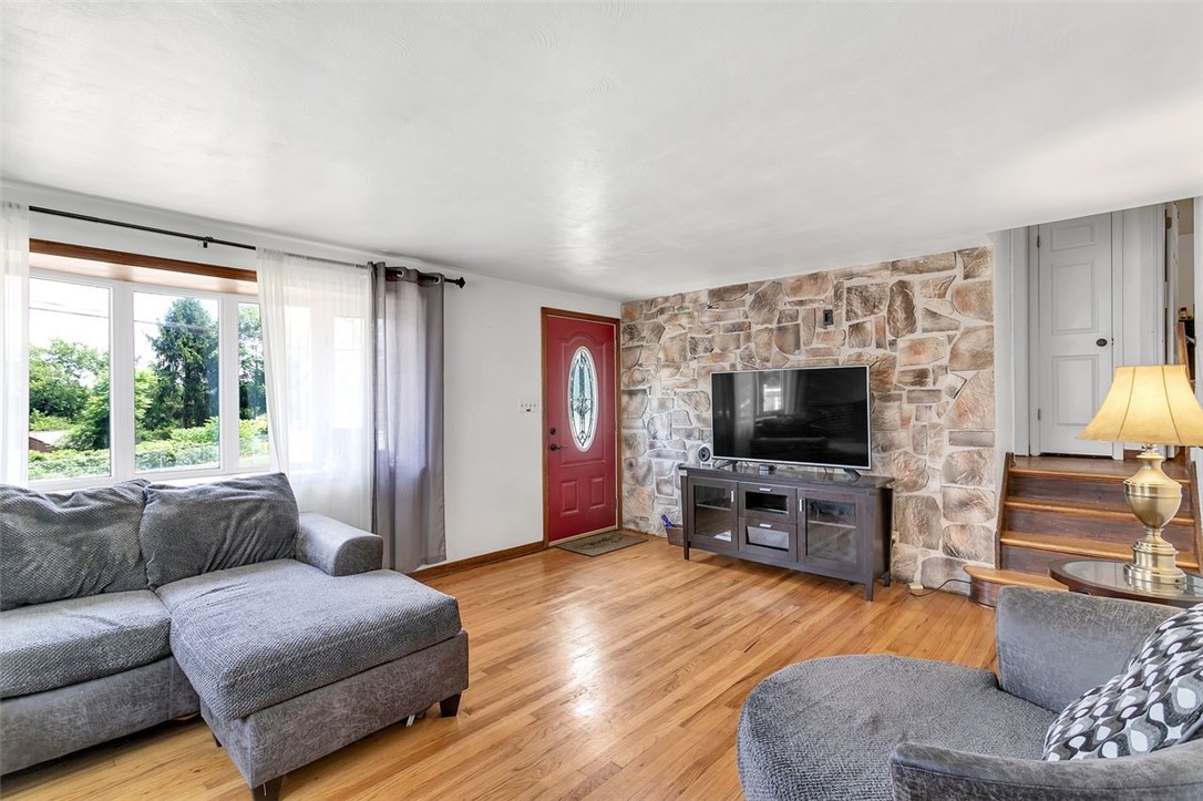 6816 Tunnelview Drive