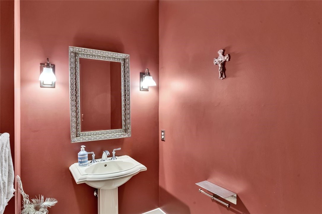 3322 Lake Ridge Drive