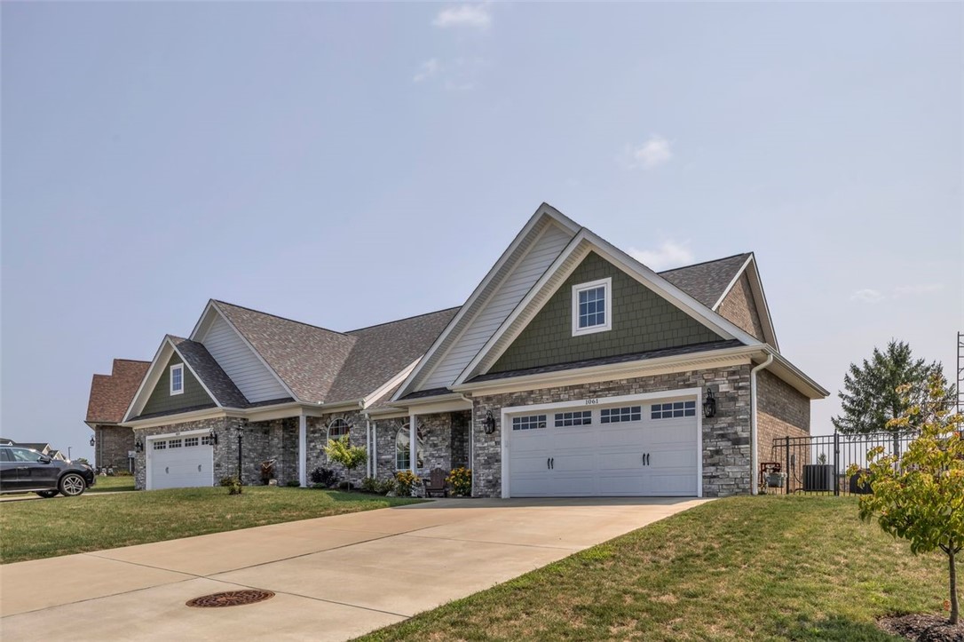 1061 Blackthorne Drive