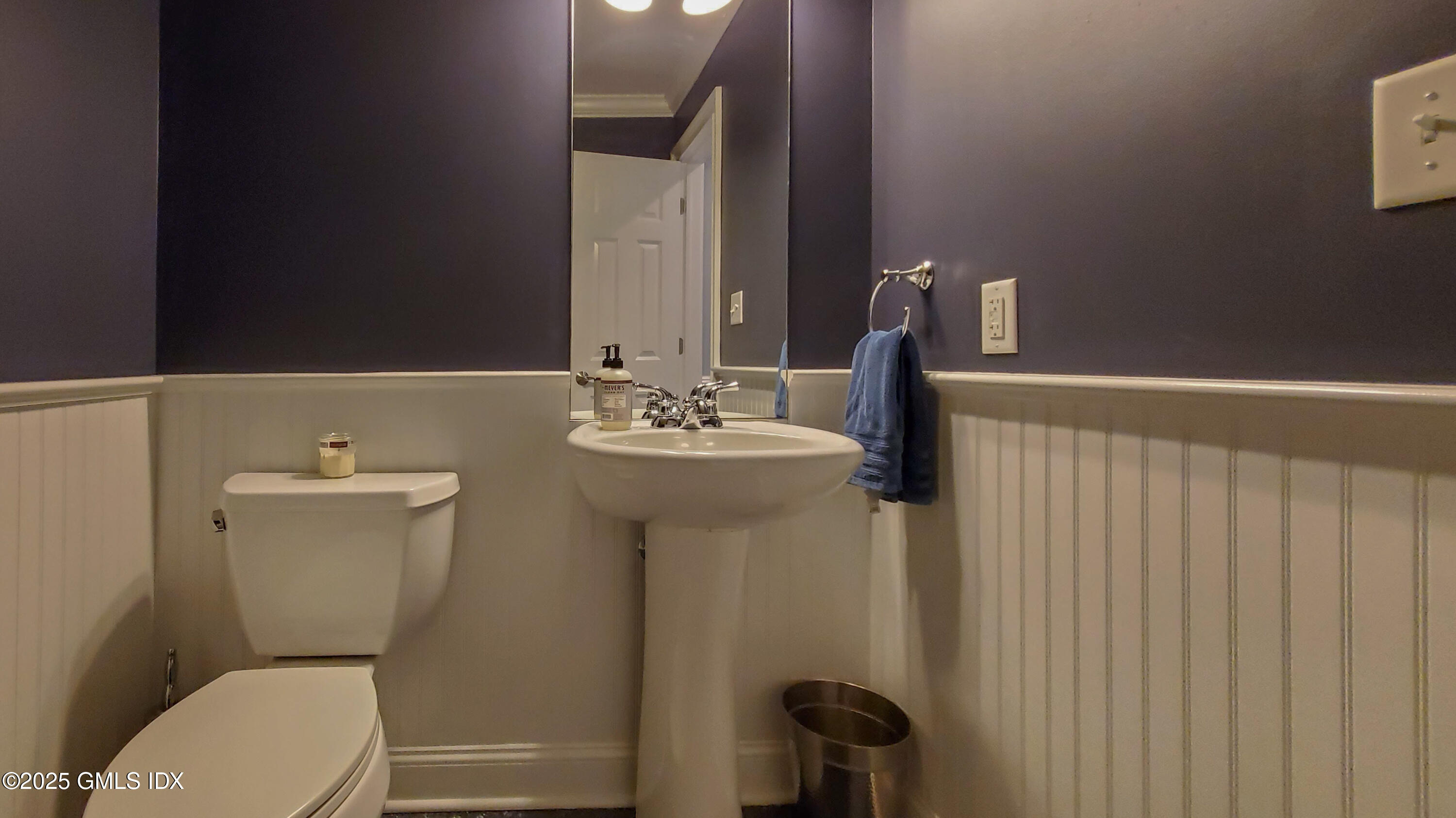32 Cliff Avenue, 1