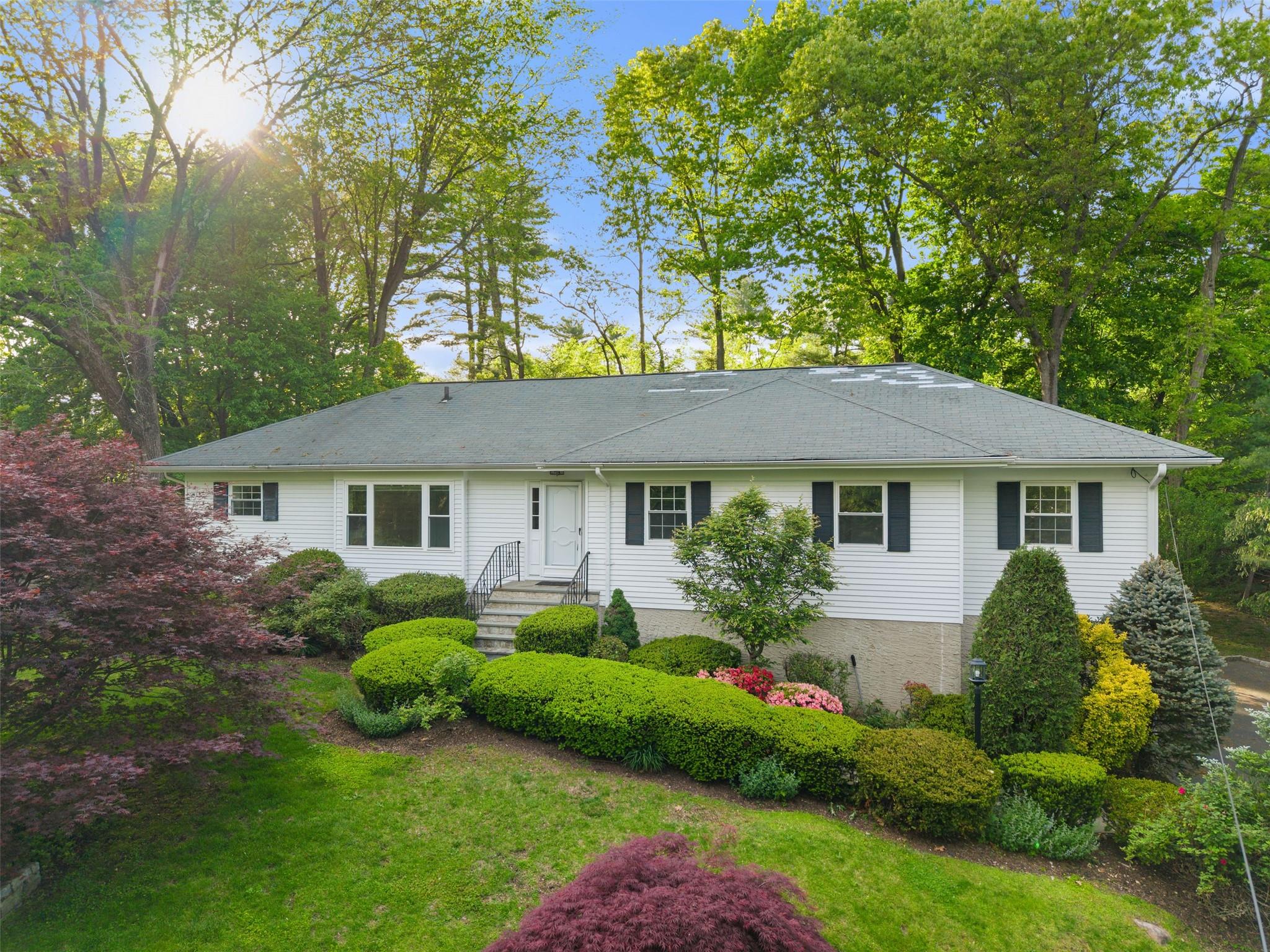 25 Saxon Woods Road
