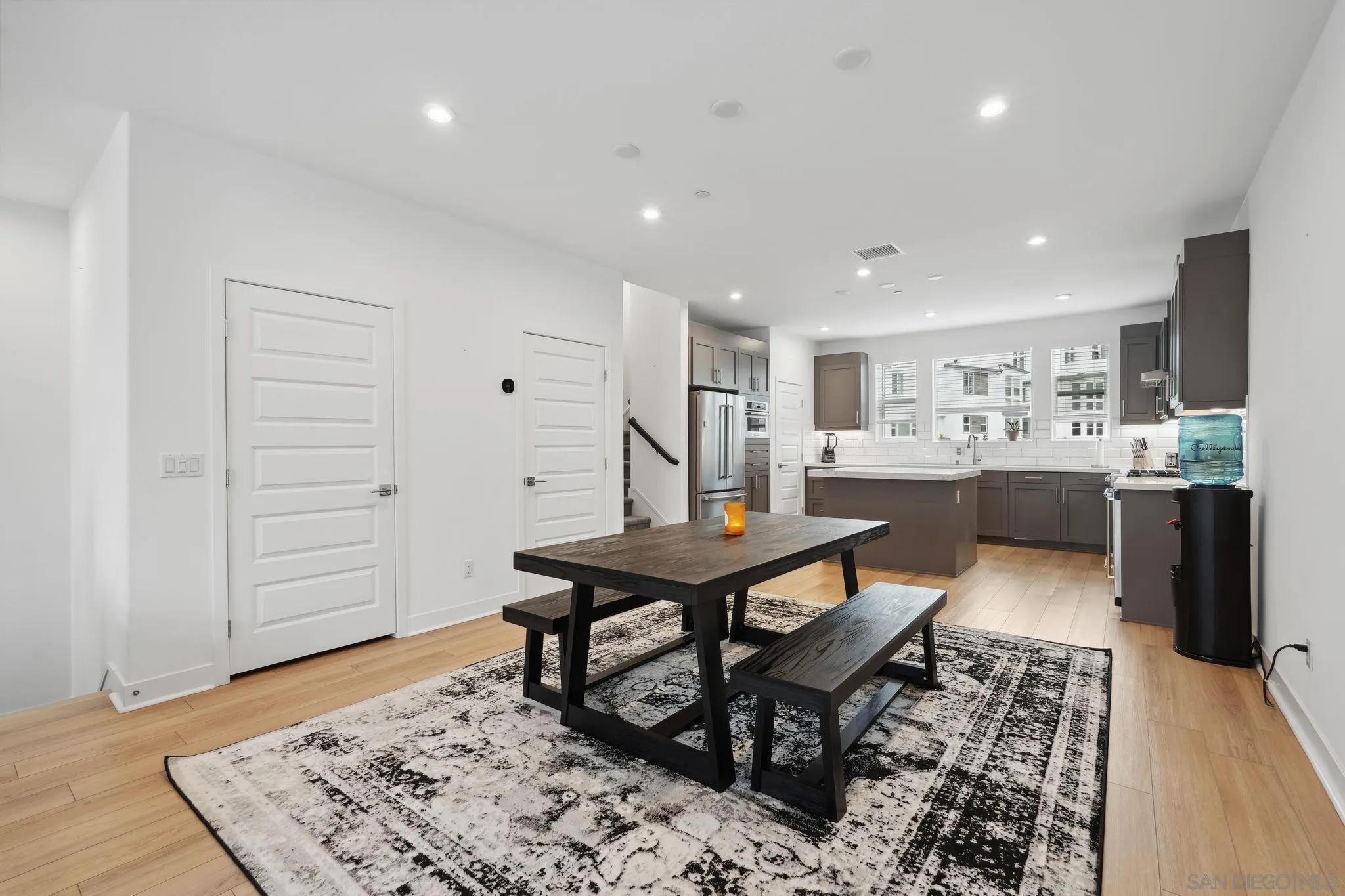 2942 Franklin