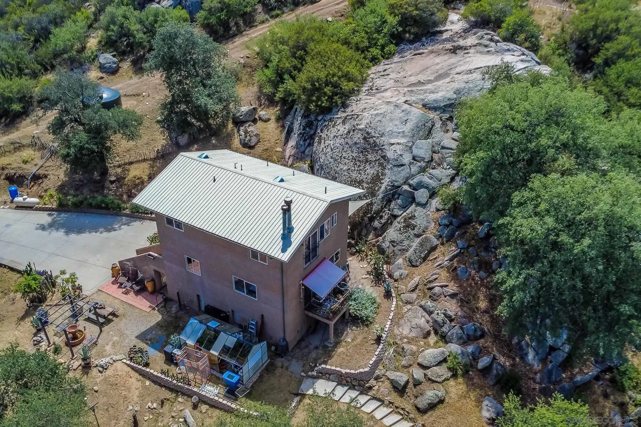 20841 Deerhorn Valley Rd