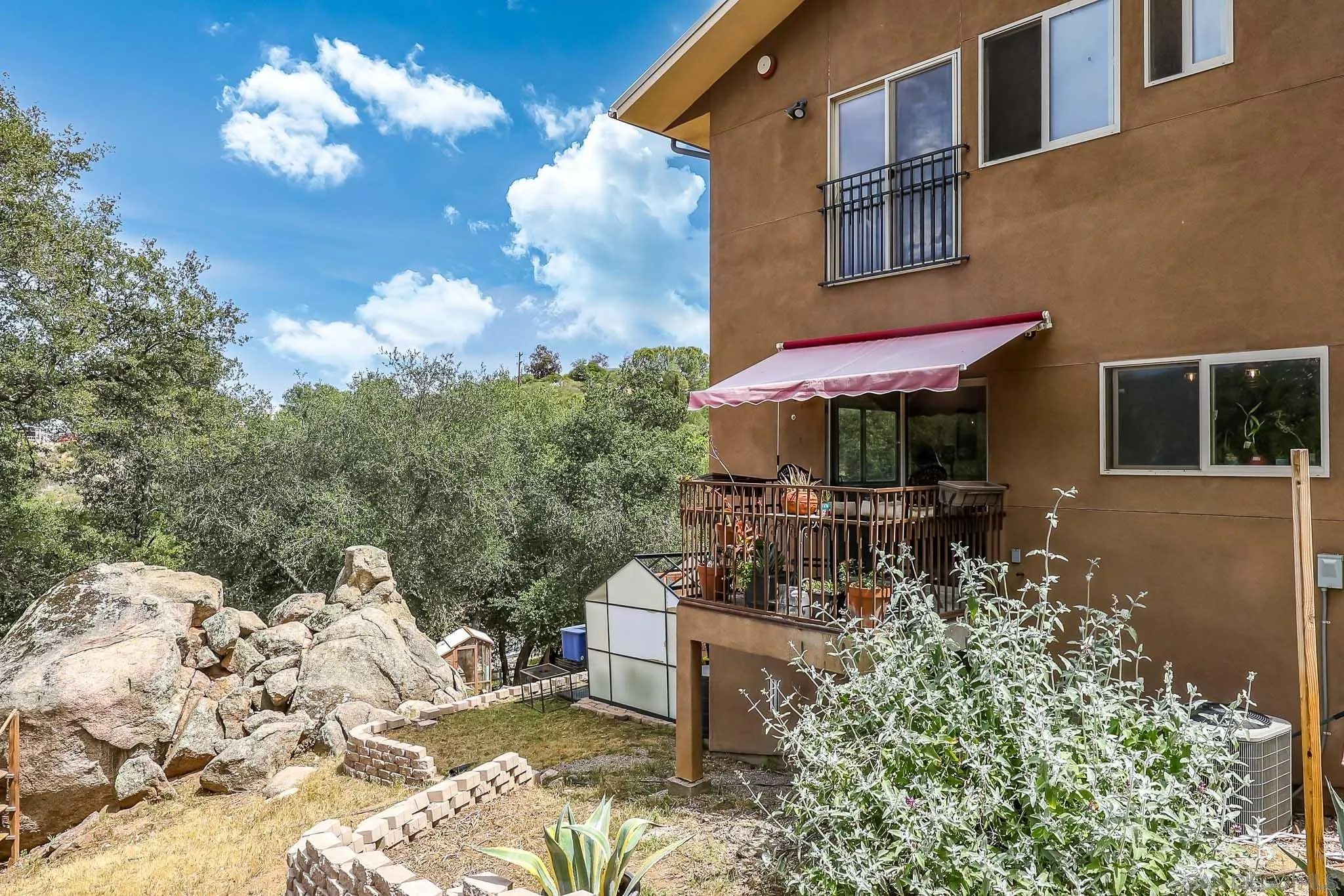20841 Deerhorn Valley Rd