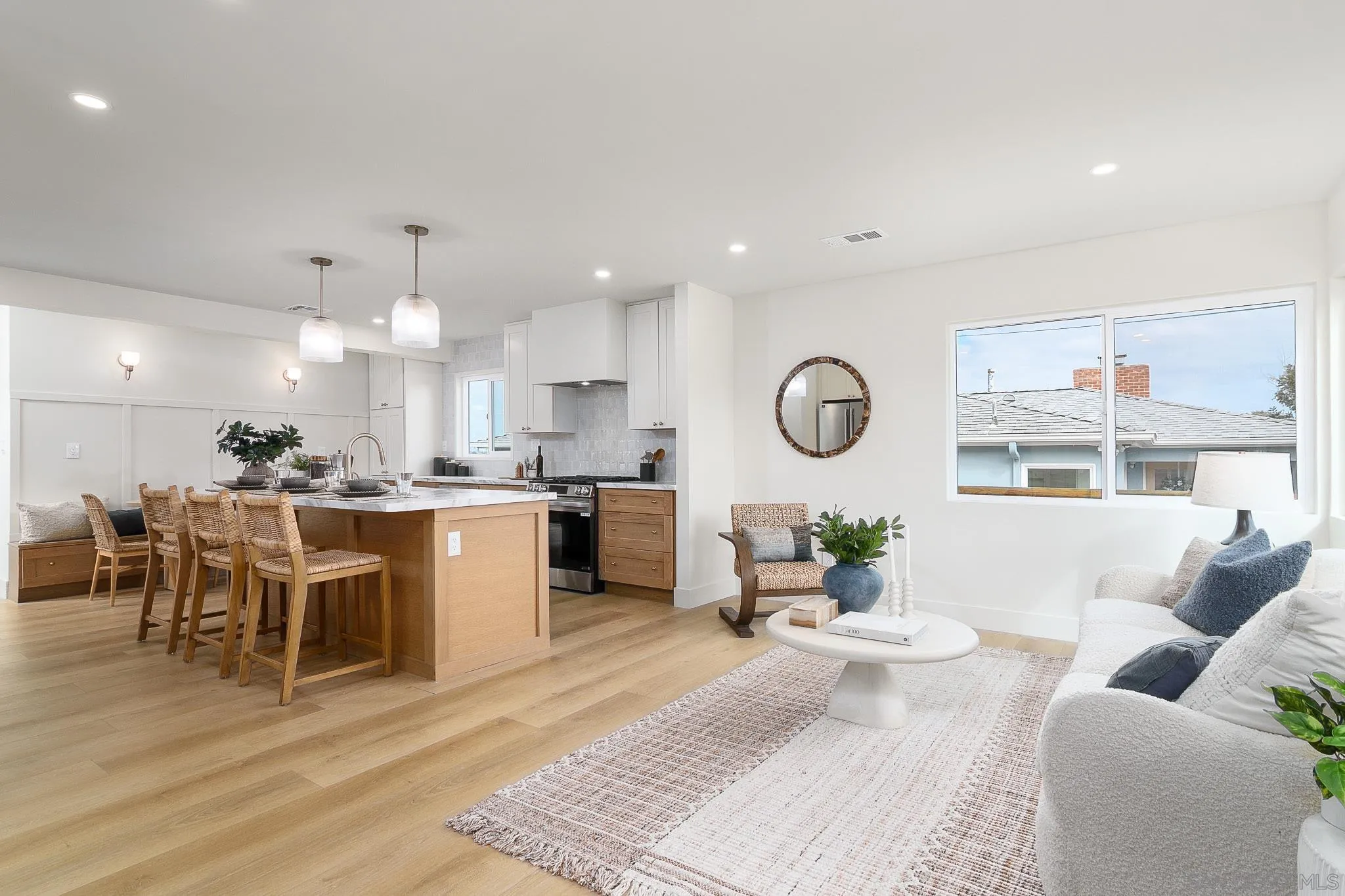 3722 Dixon Pl