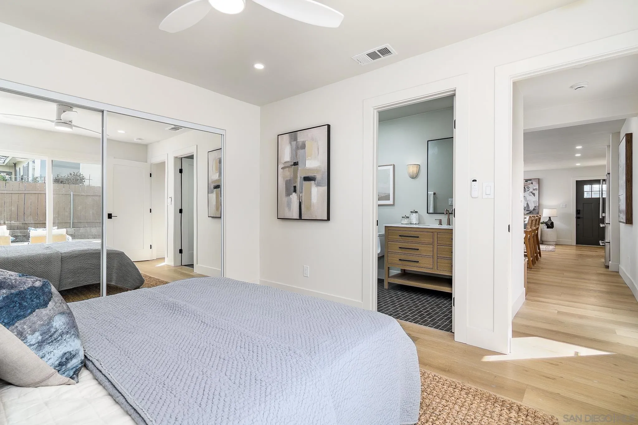 3722 Dixon Pl