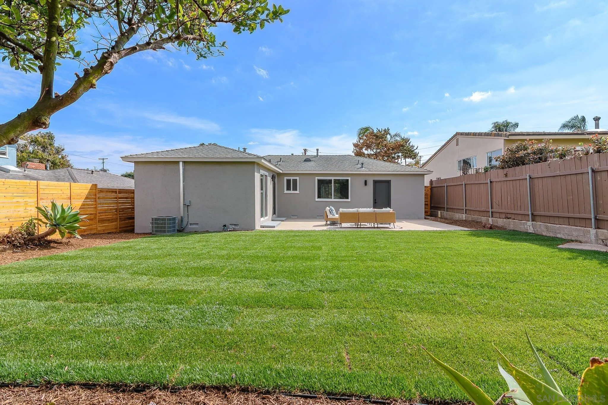 3722 Dixon Pl