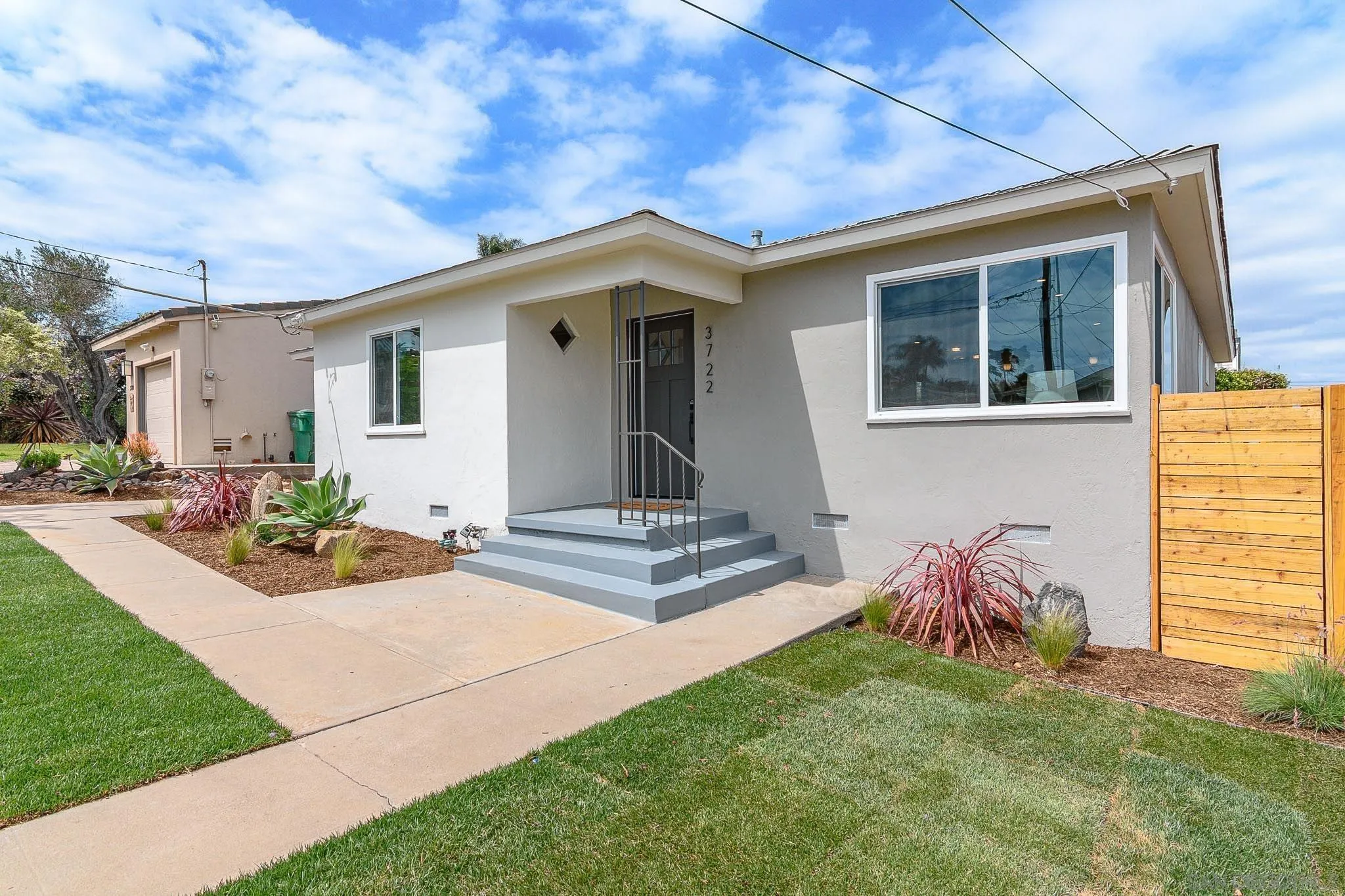 3722 Dixon Pl