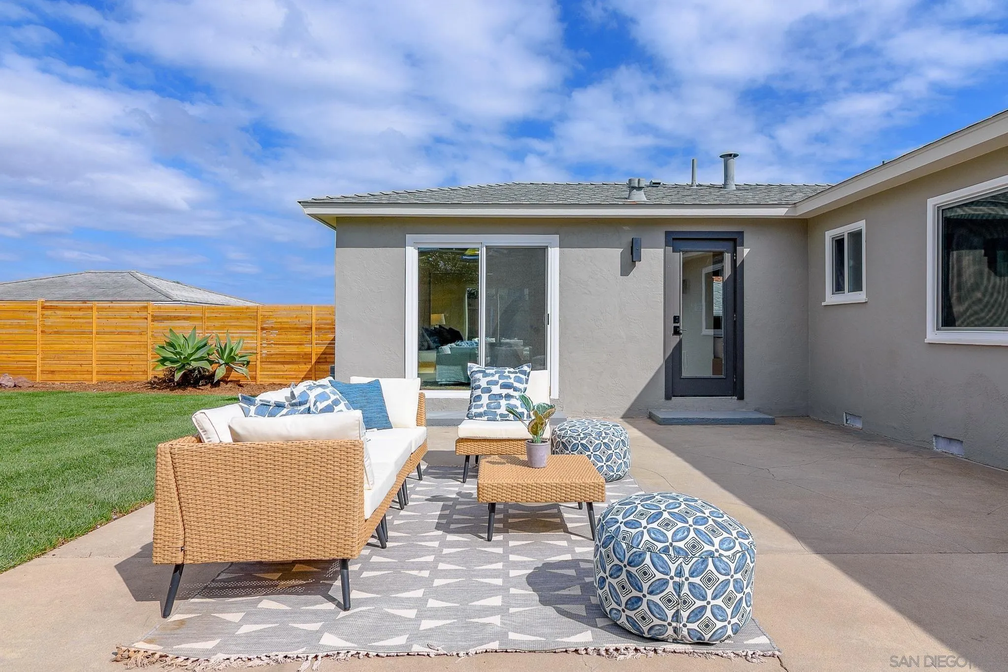 3722 Dixon Pl