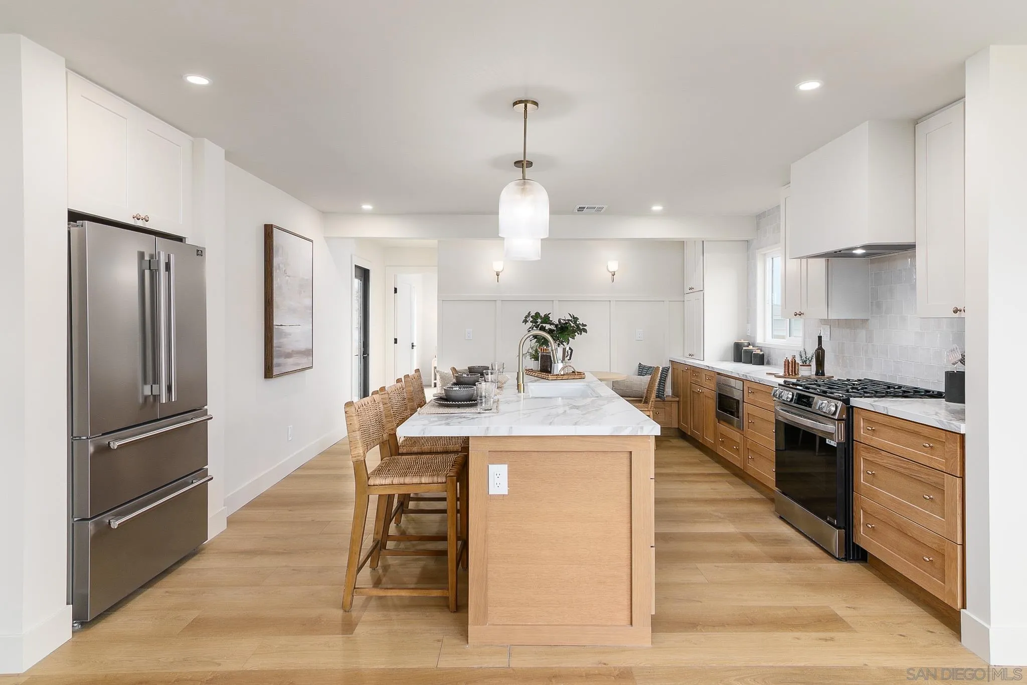 3722 Dixon Pl
