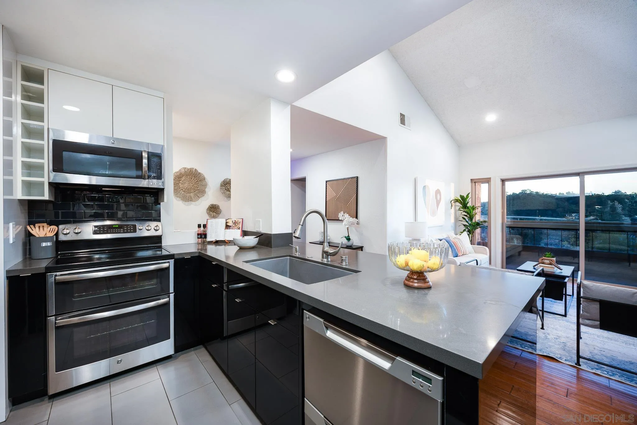 10400 Caminito Cuervo Unit 272