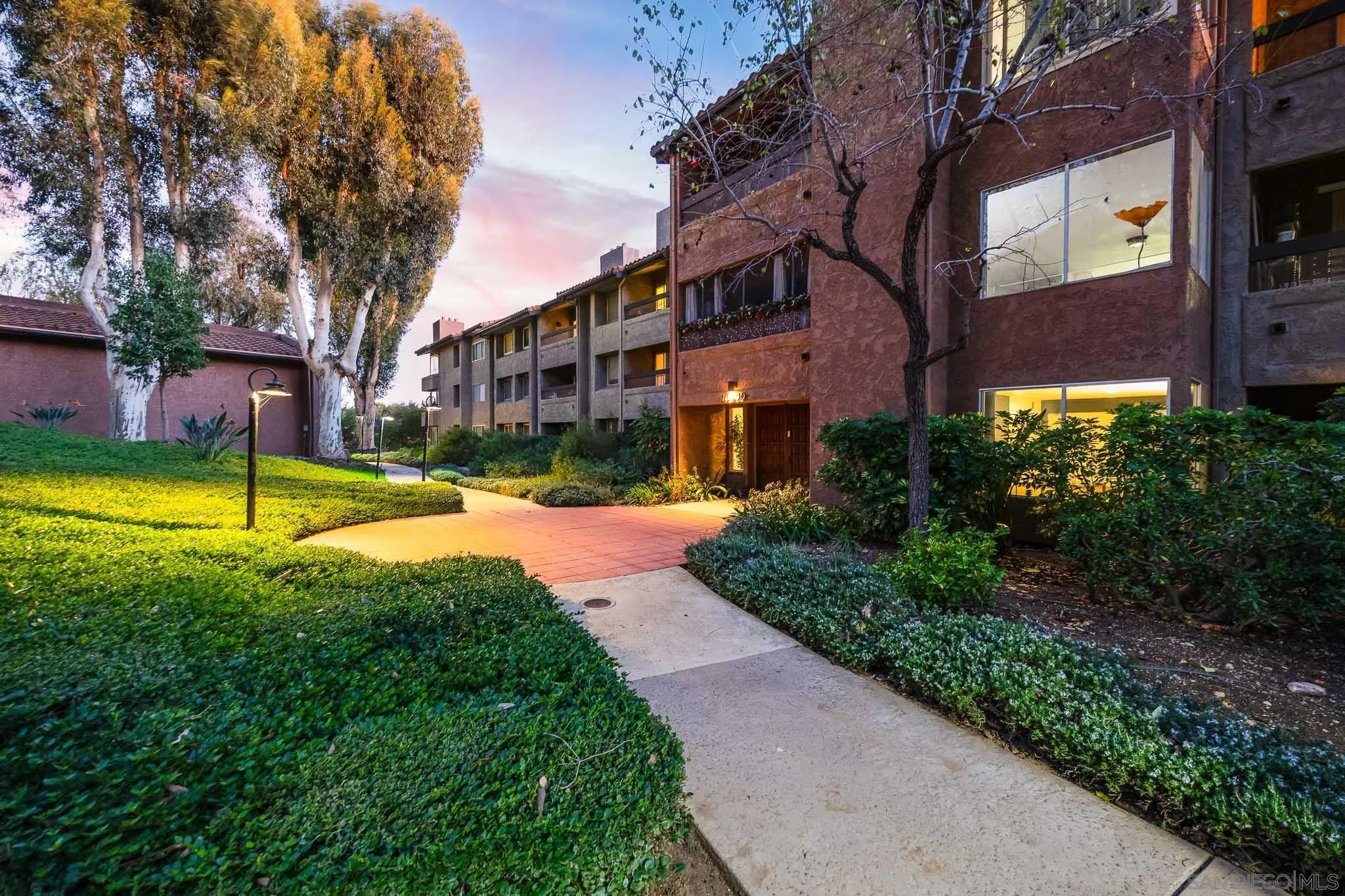 10400 Caminito Cuervo Unit 272