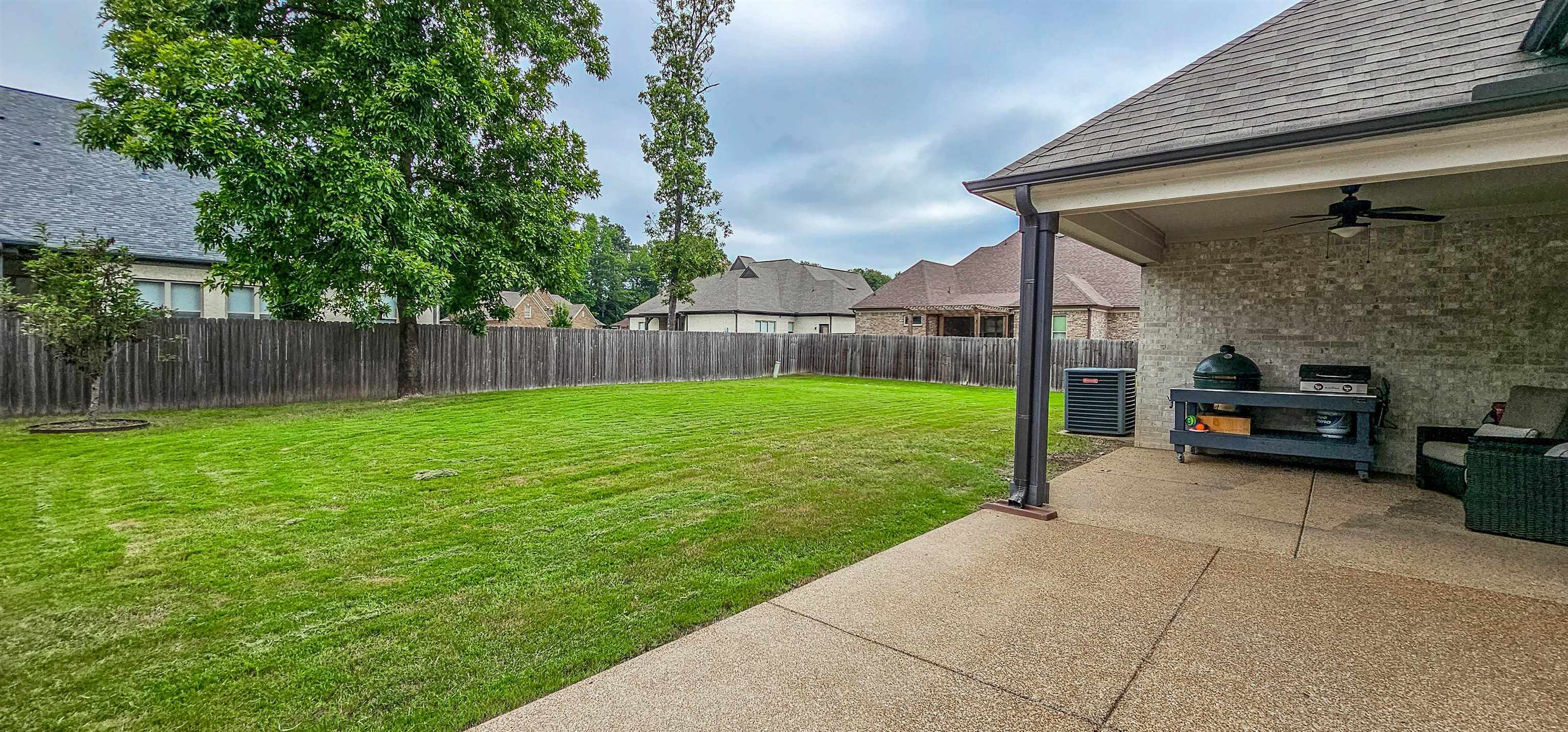 9696 WOODLAND BROOK LN