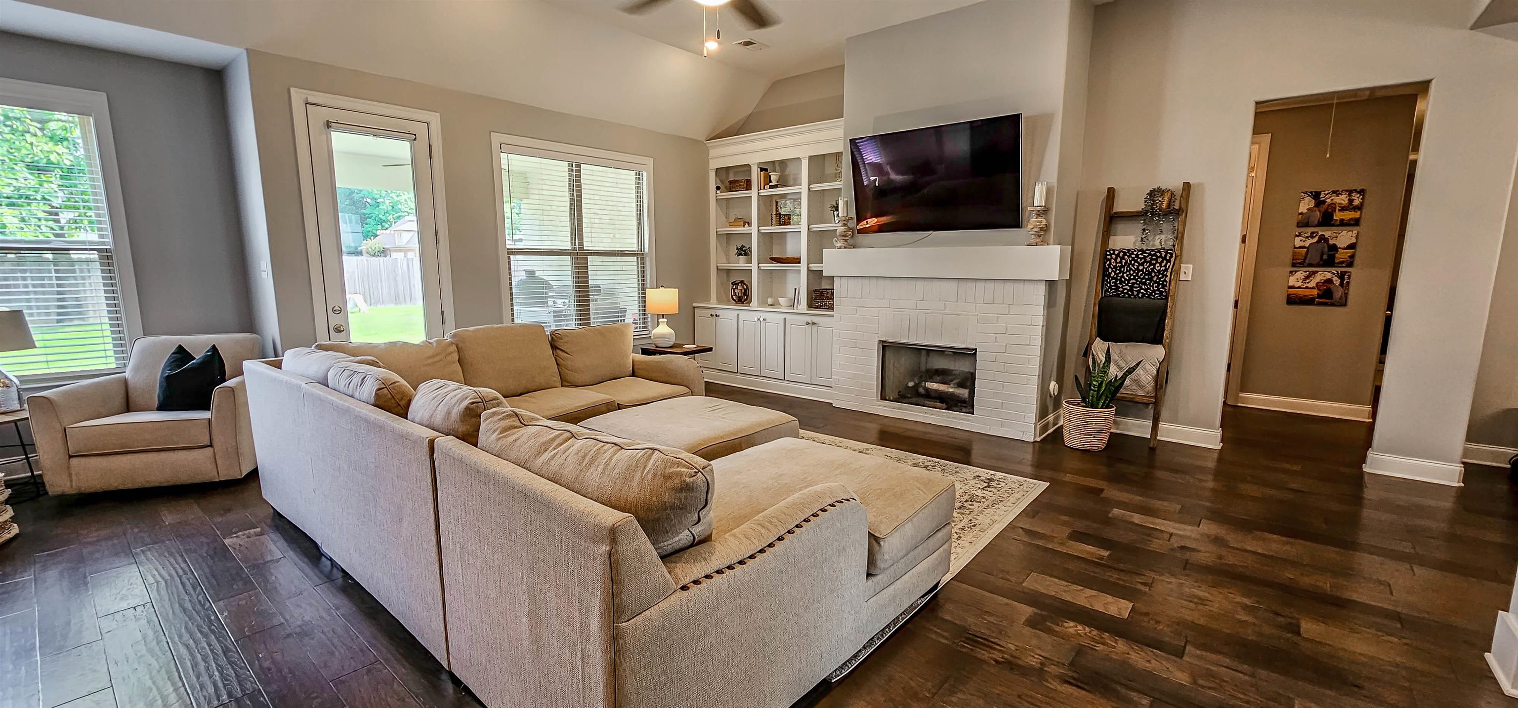 9696 WOODLAND BROOK LN