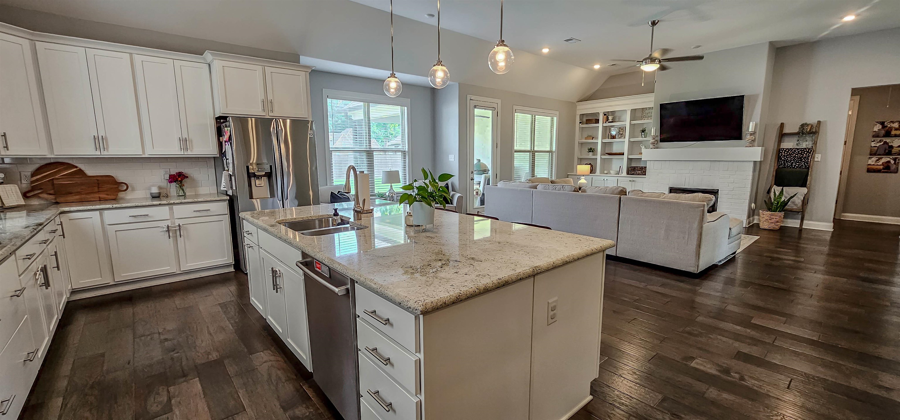 9696 WOODLAND BROOK LN