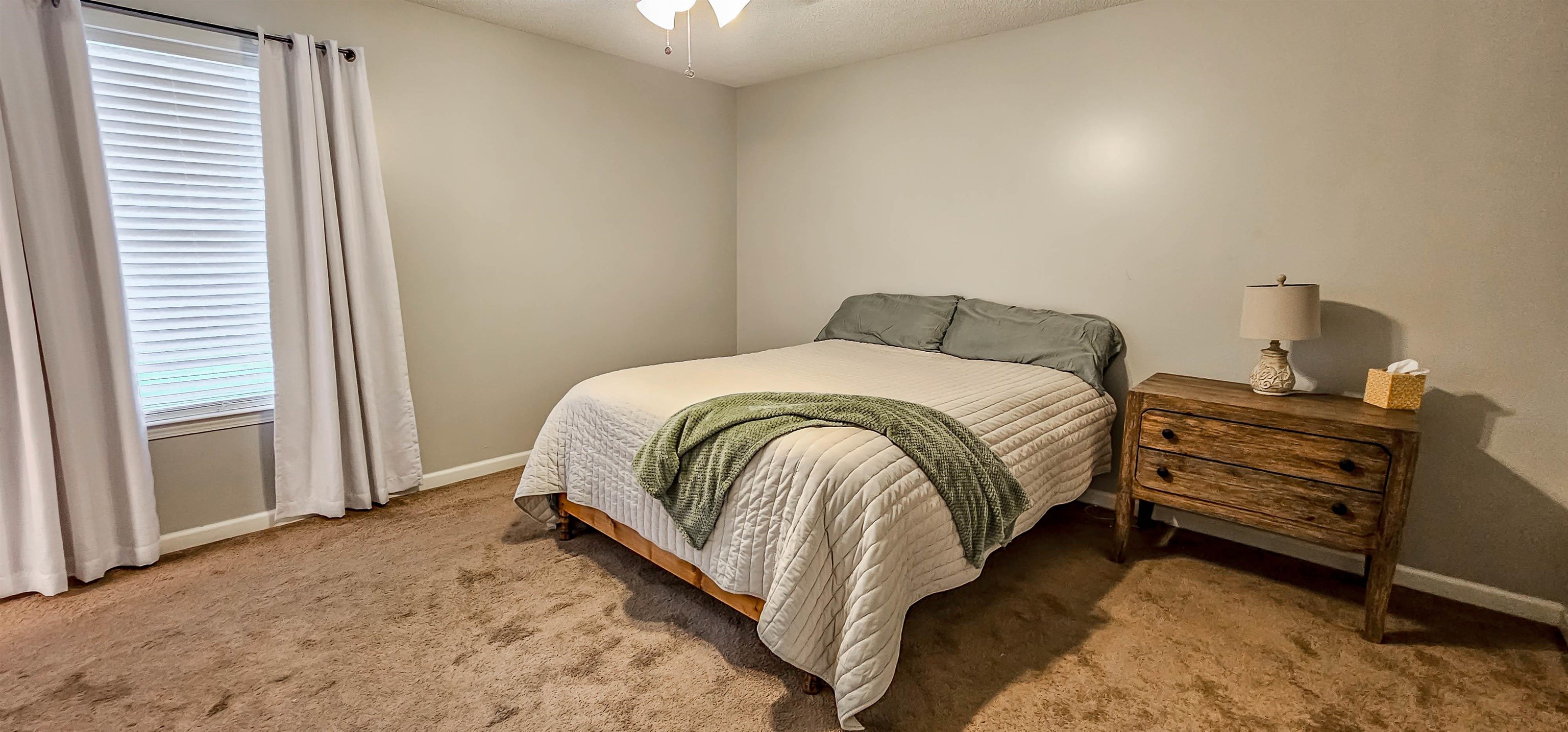 242 ROLLING MEADOW DR