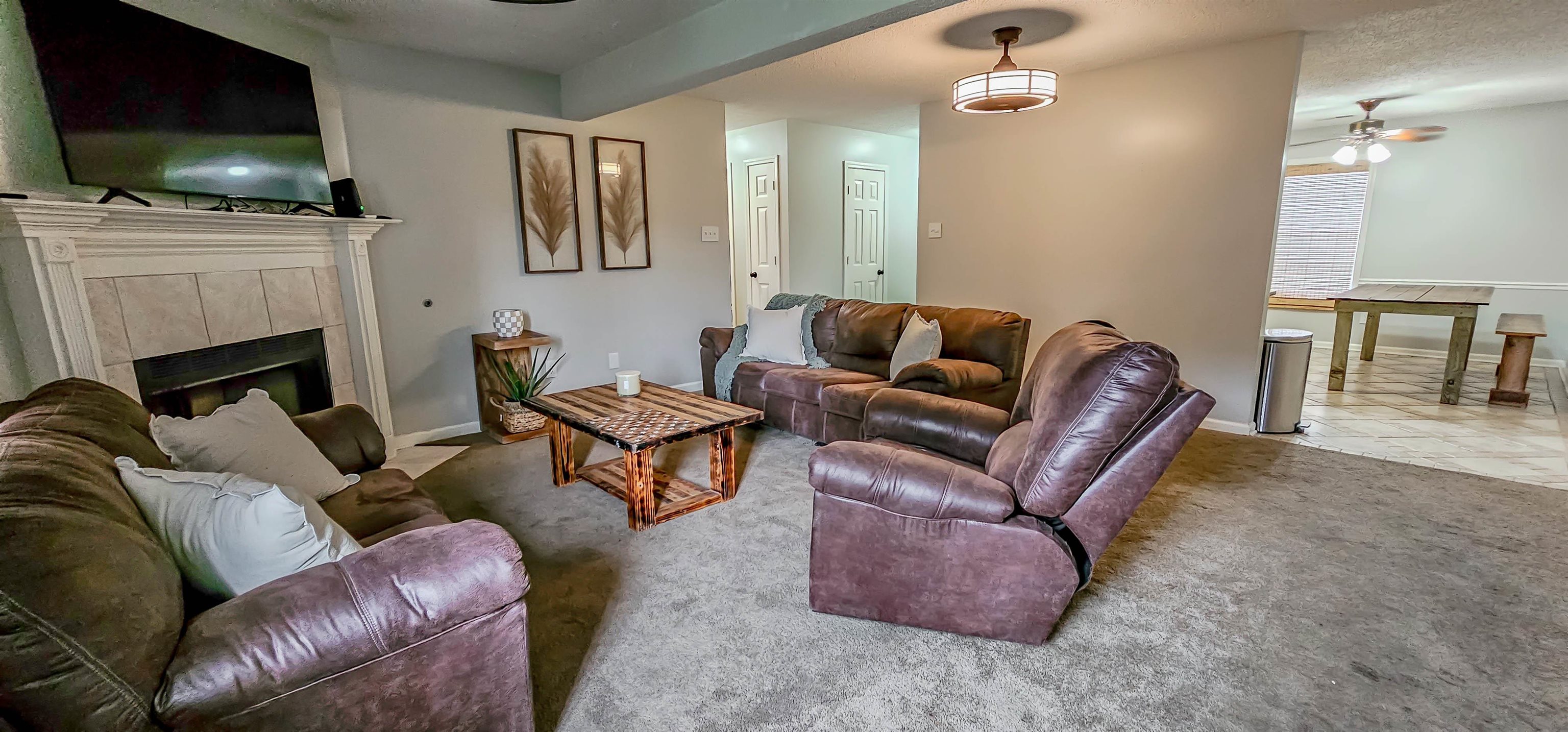 242 ROLLING MEADOW DR