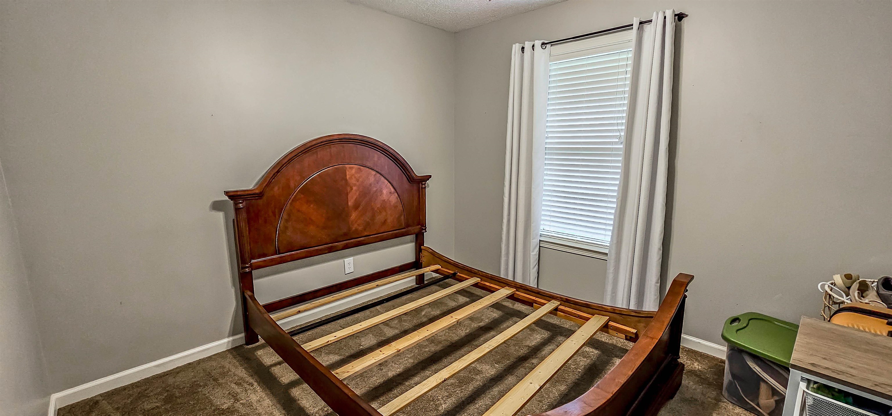 242 ROLLING MEADOW DR