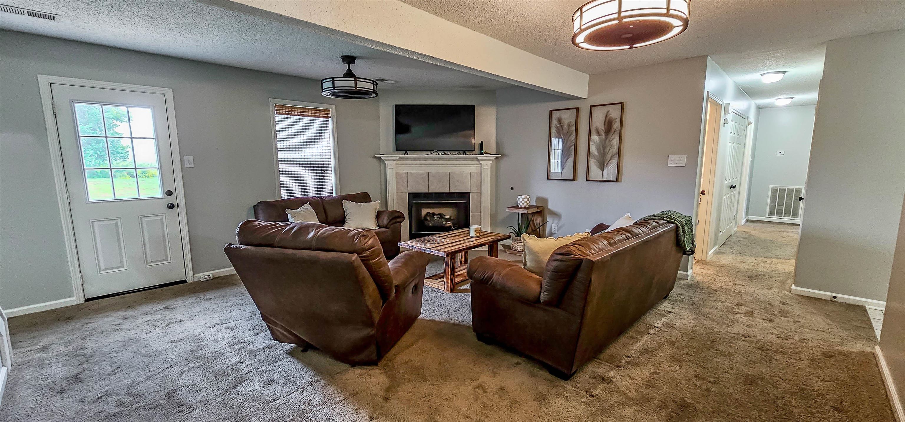 242 ROLLING MEADOW DR