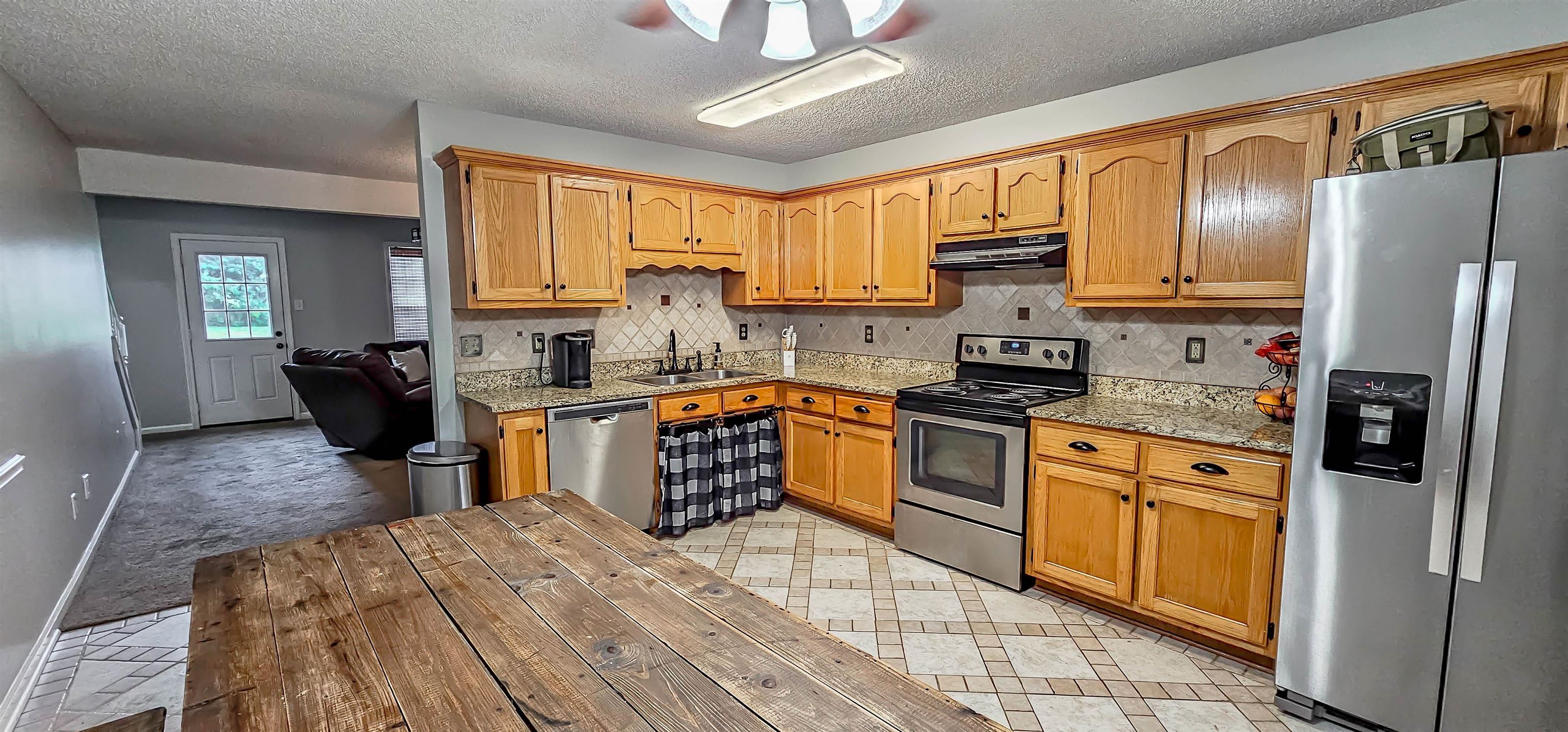 242 ROLLING MEADOW DR