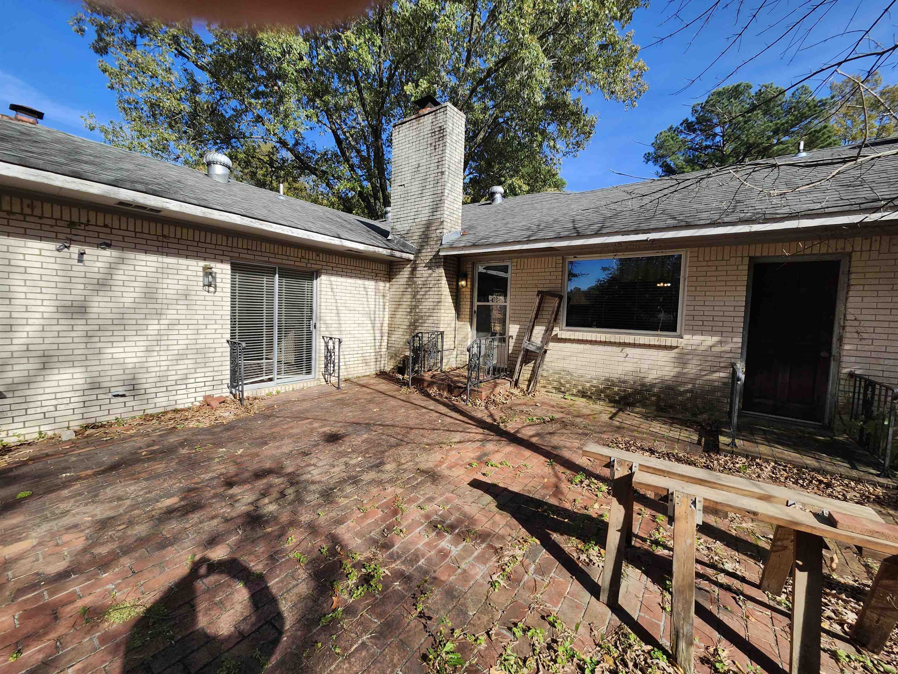 3801 CLUBVIEW DR