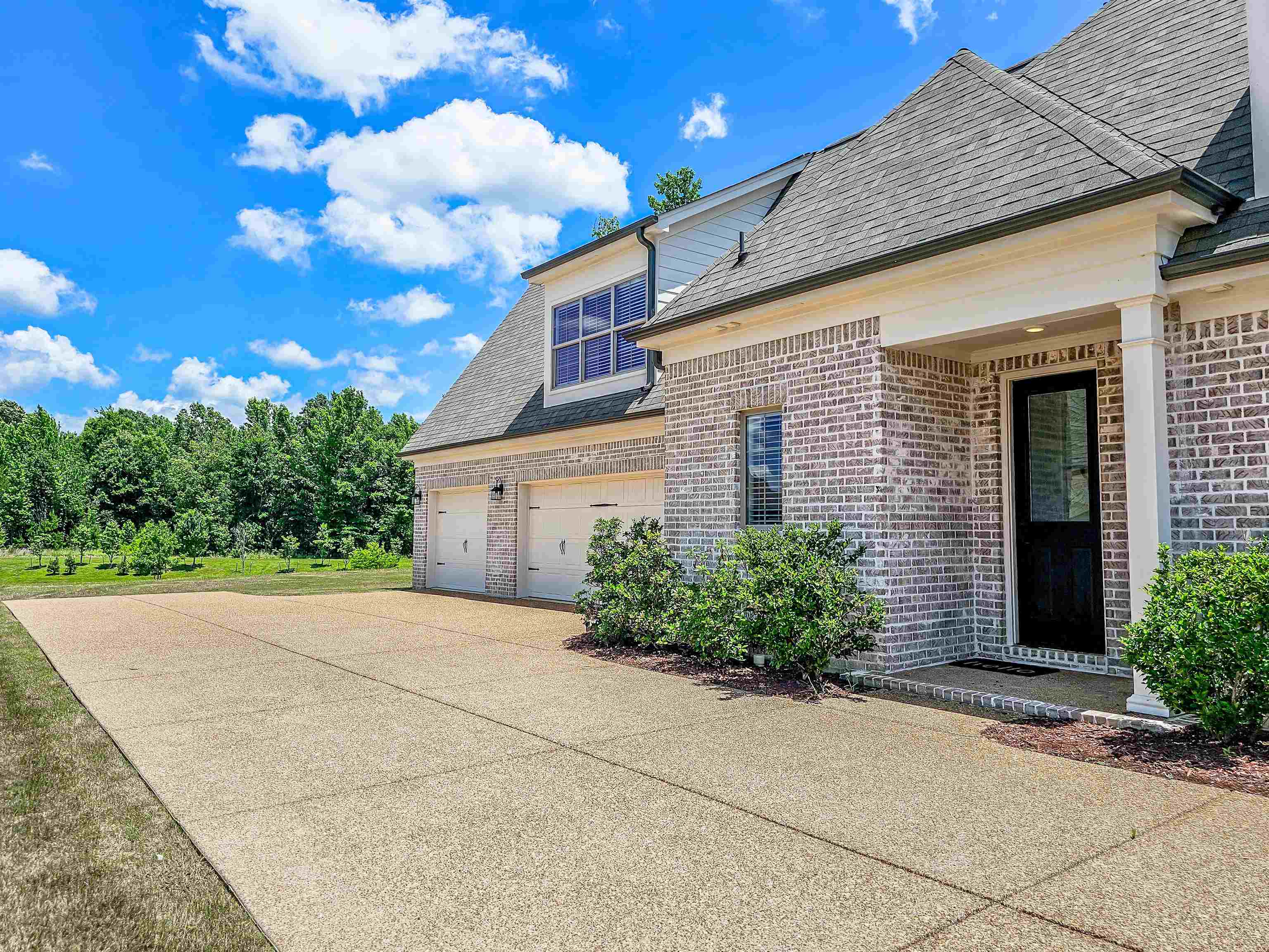 834 CYPRESS ROCK CV