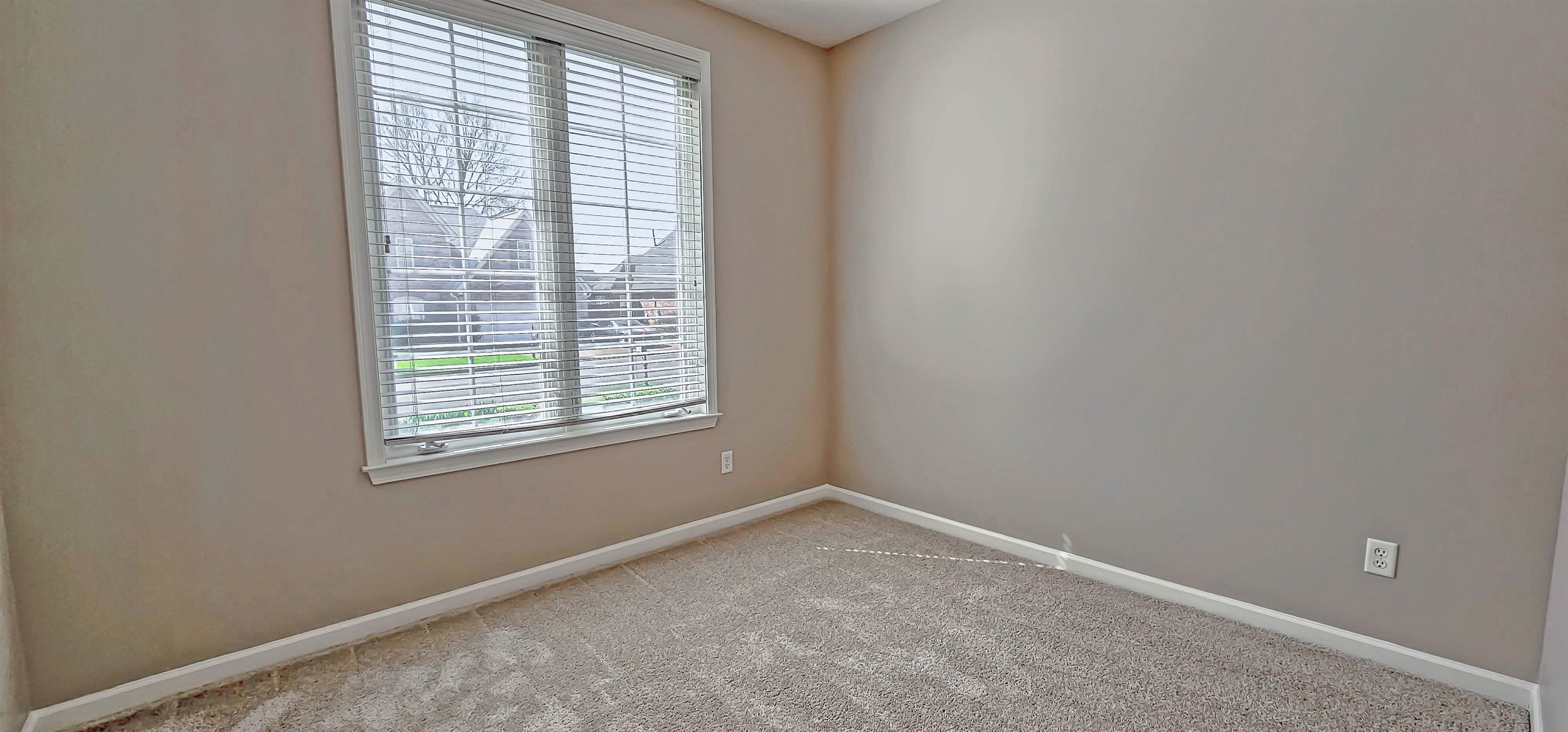 8678 ASHBURY OAK DR