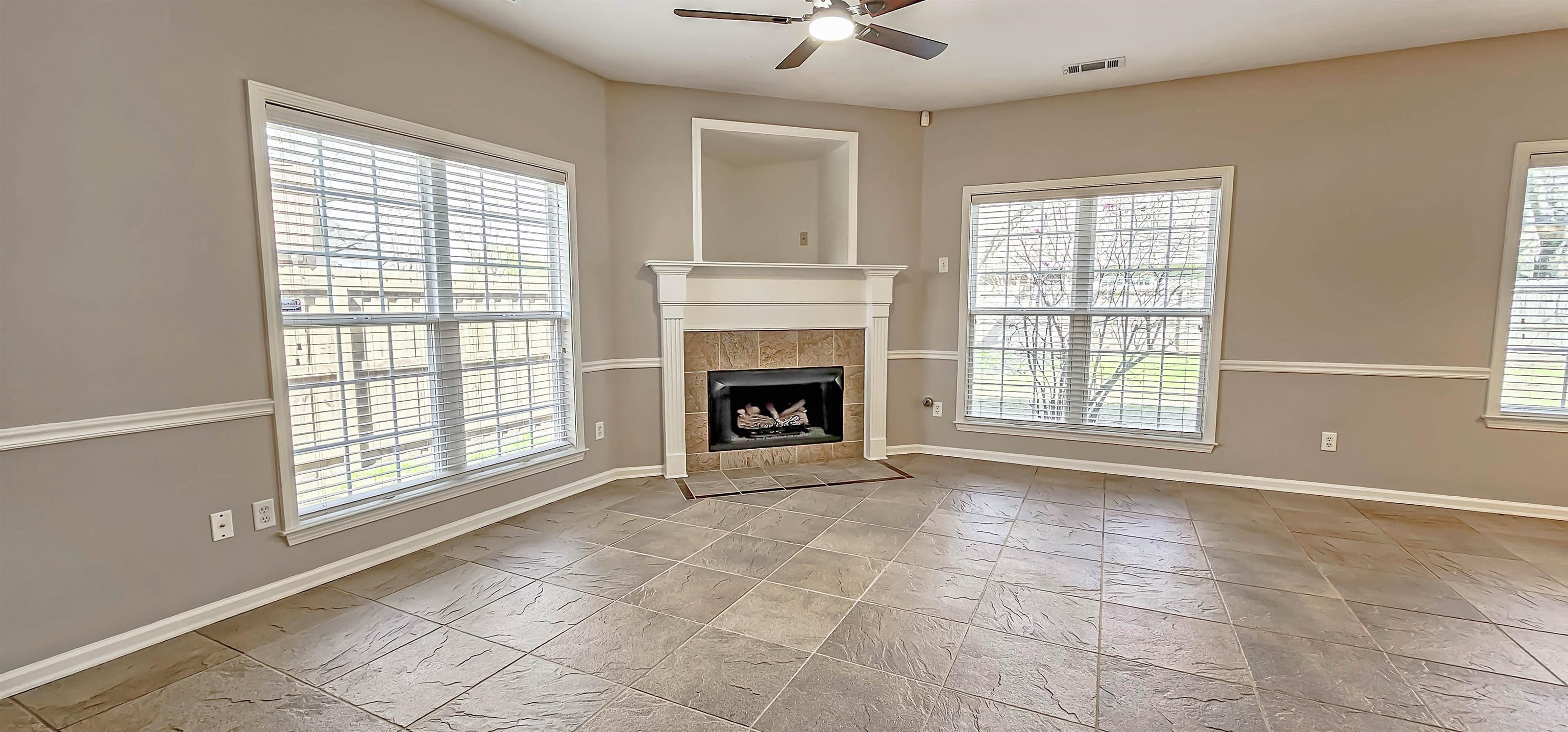 8678 ASHBURY OAK DR