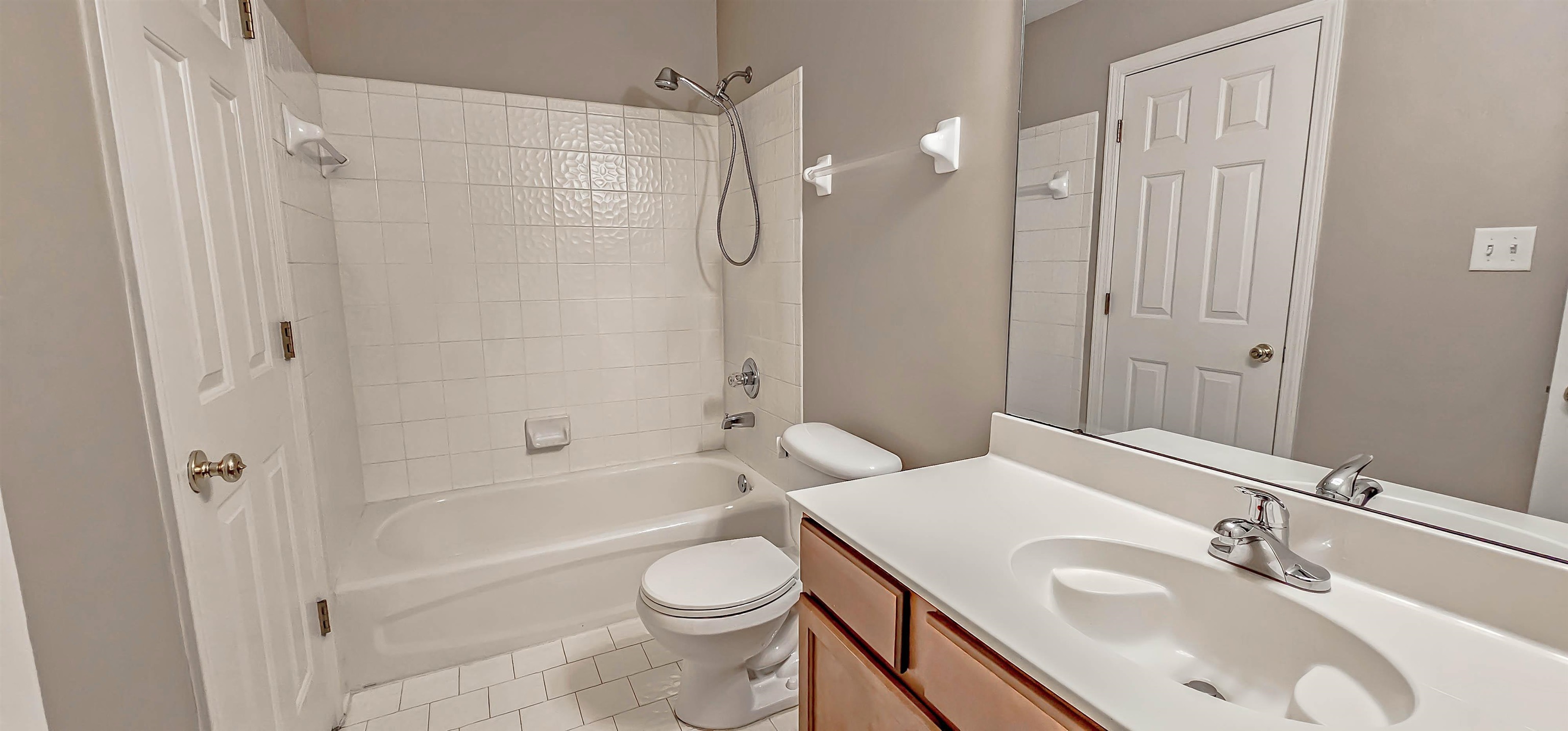 8678 ASHBURY OAK DR