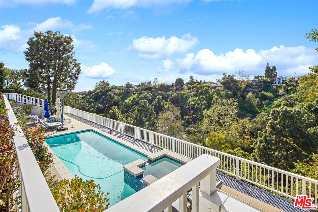 1061 Villa View Dr