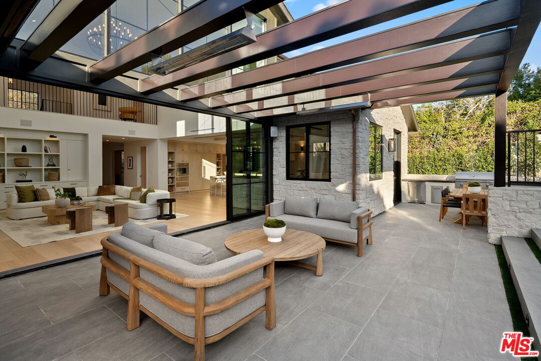 10444 Charing Cross Rd