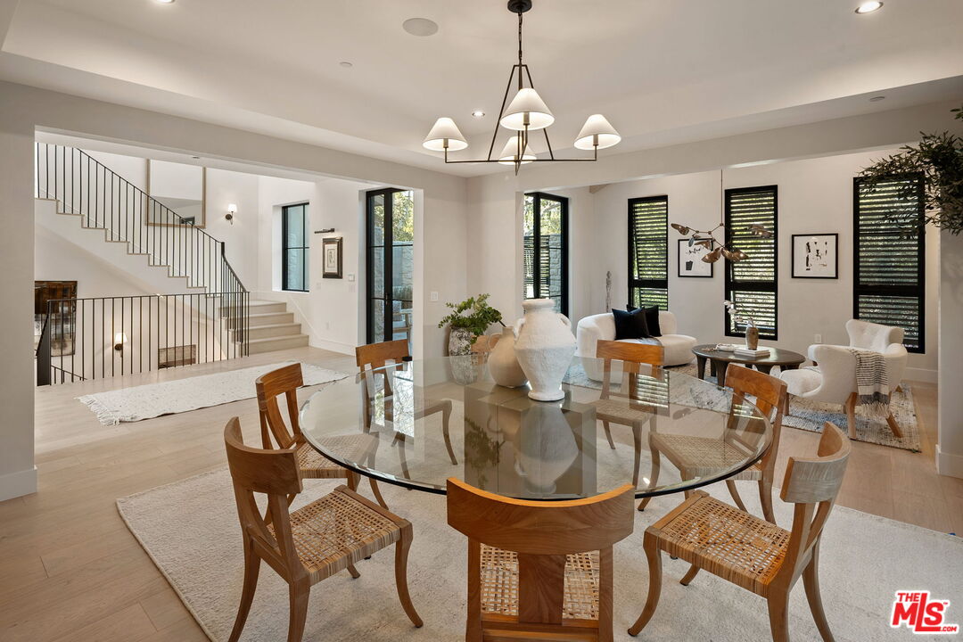 10444 Charing Cross Rd