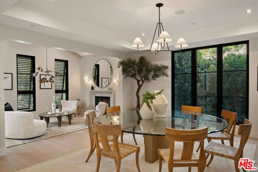 10444 Charing Cross Rd