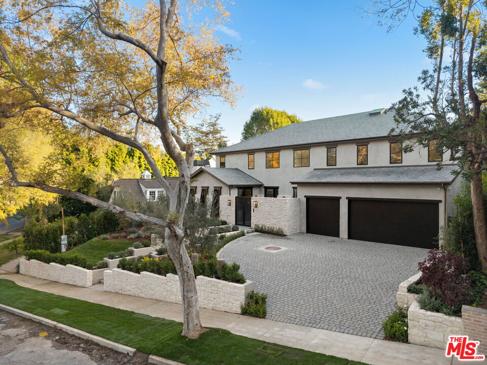 10444 Charing Cross Rd