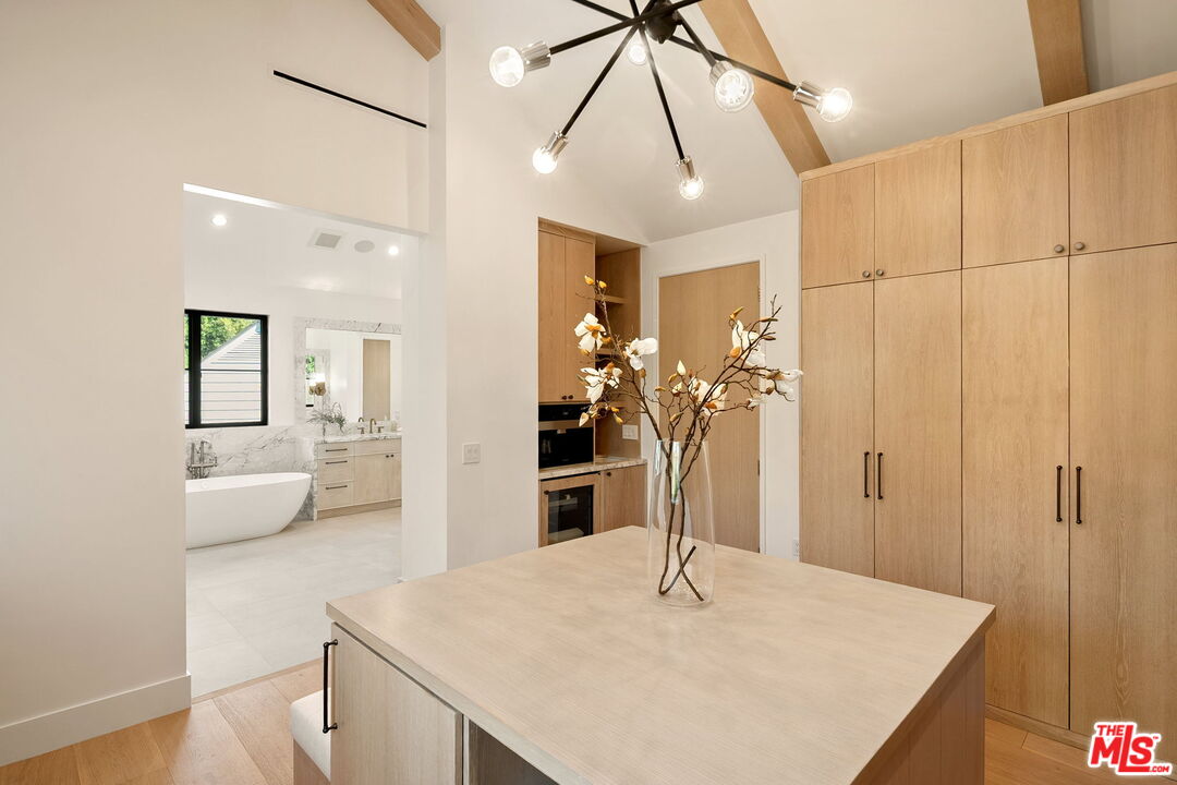 10444 Charing Cross Rd