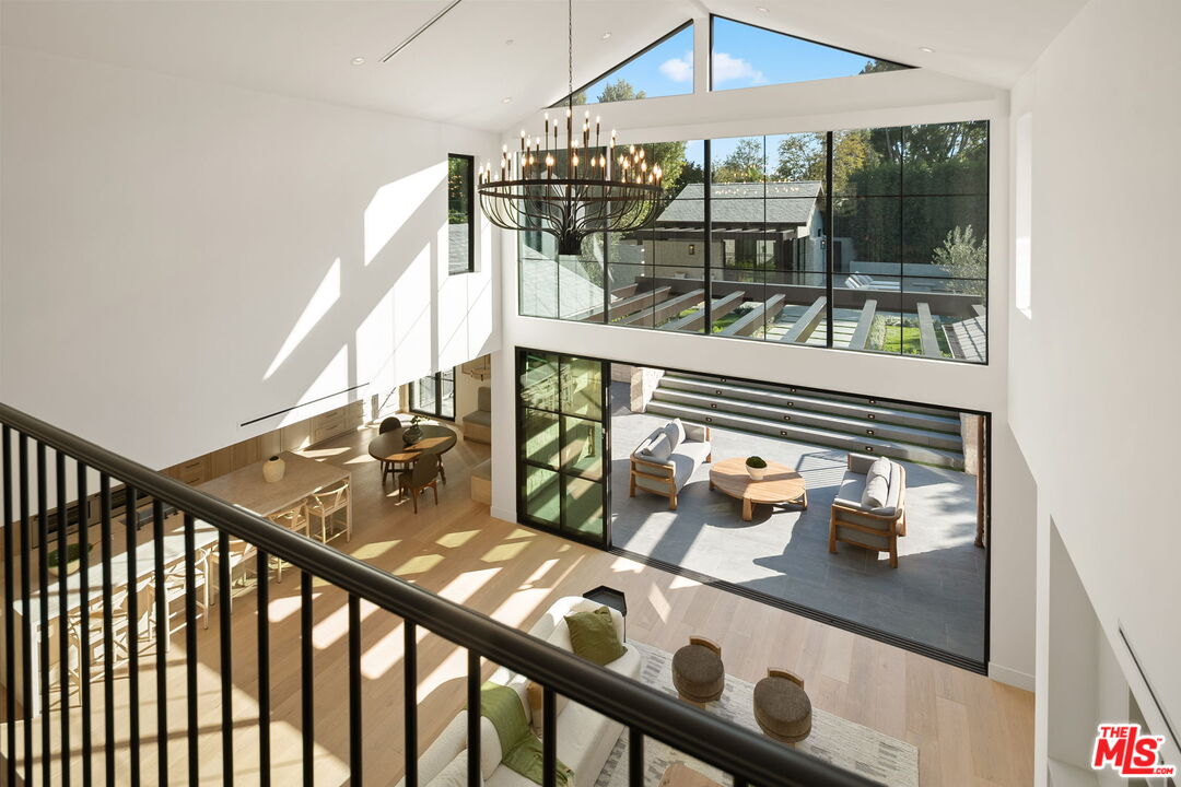 10444 Charing Cross Rd