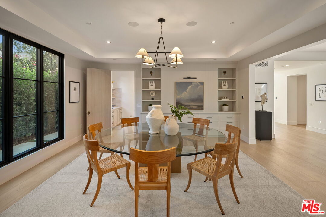 10444 Charing Cross Rd