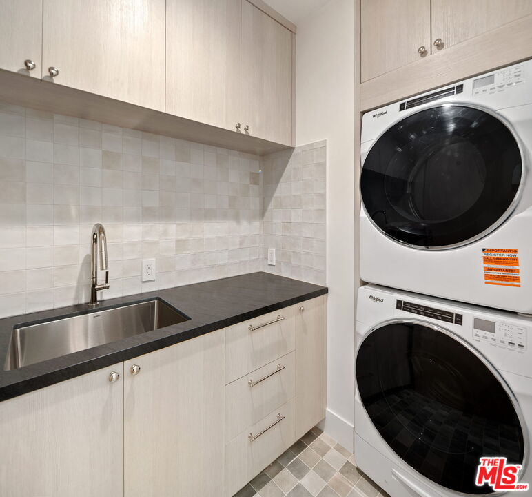 10444 Charing Cross Rd