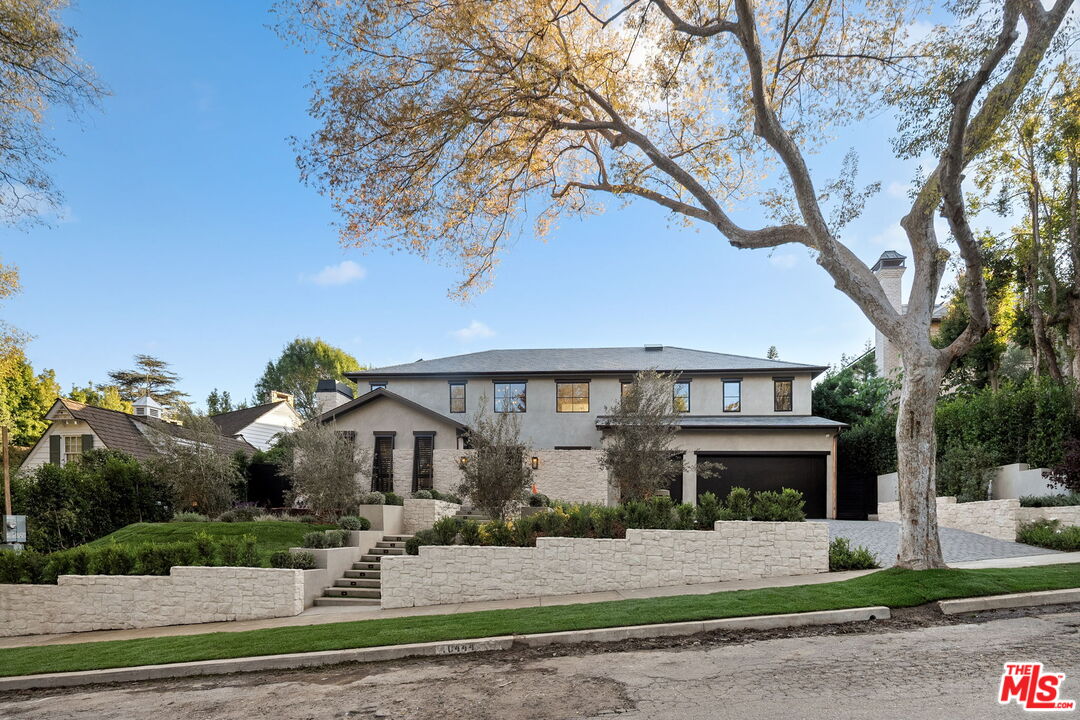 10444 Charing Cross Rd