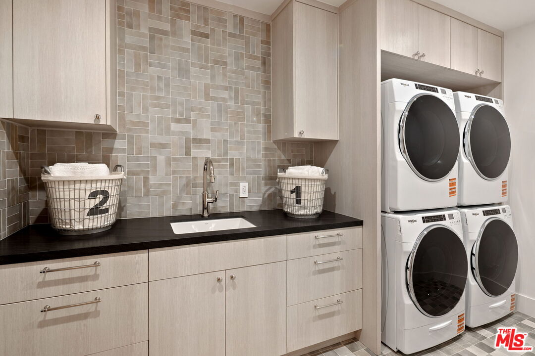 10444 Charing Cross Rd