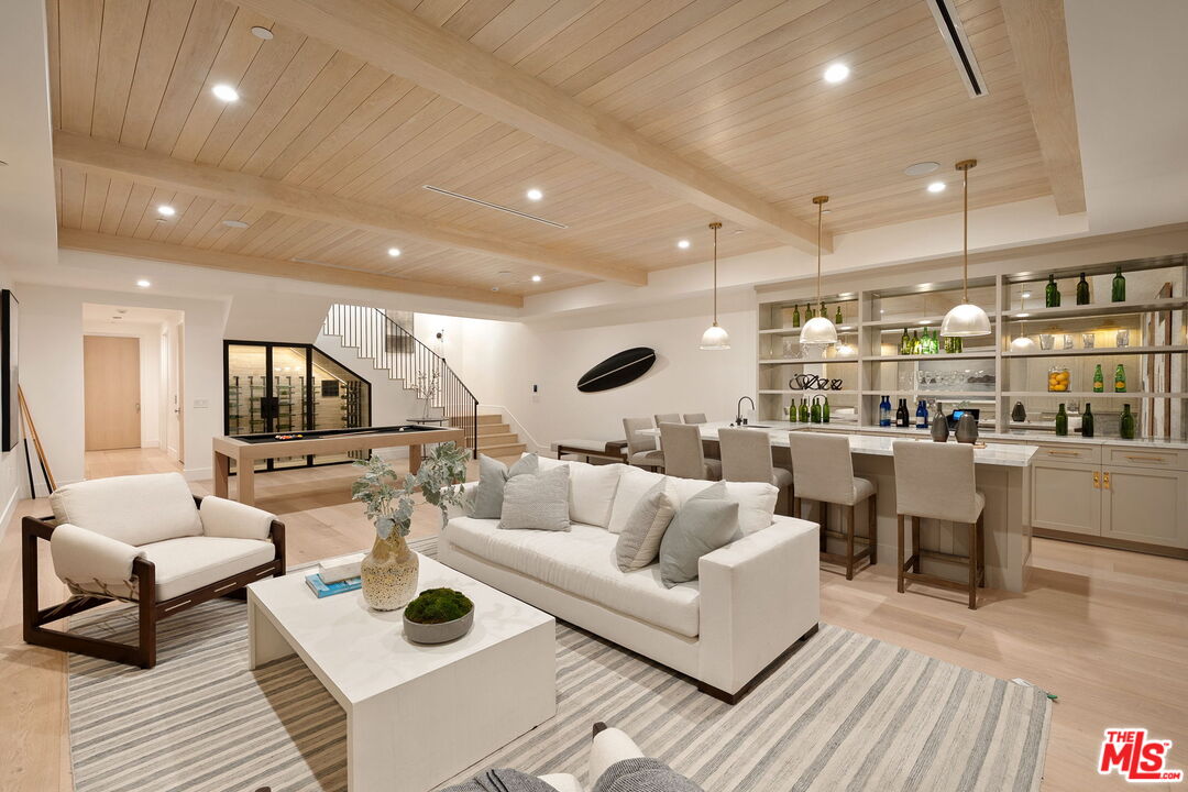 10444 Charing Cross Rd