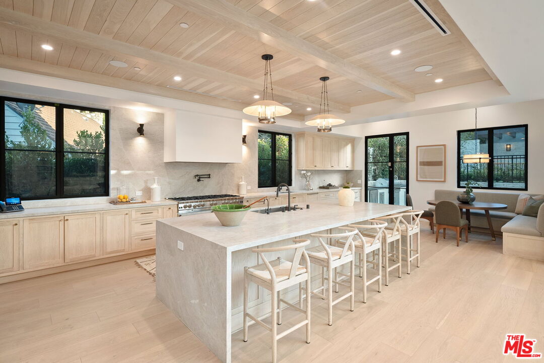 10444 Charing Cross Rd