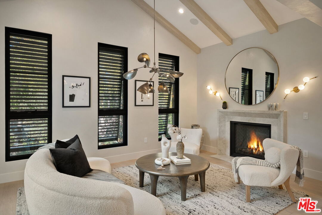 10444 Charing Cross Rd