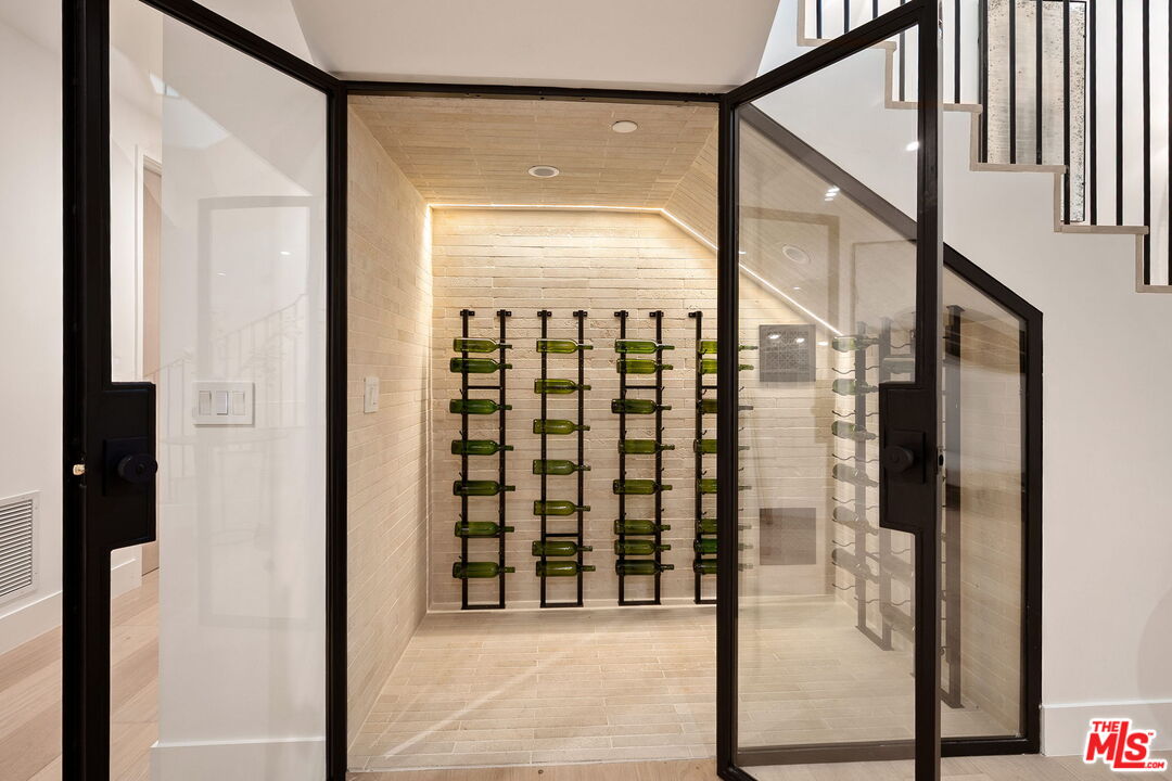 10444 Charing Cross Rd