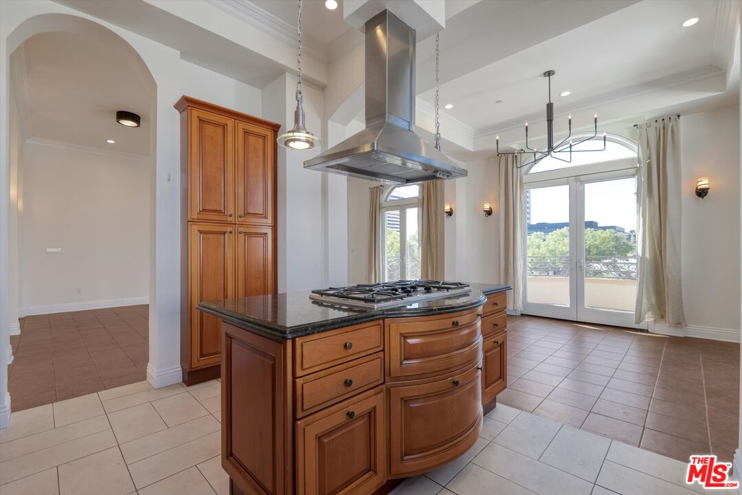 1610 Camden Ave Unit: 401