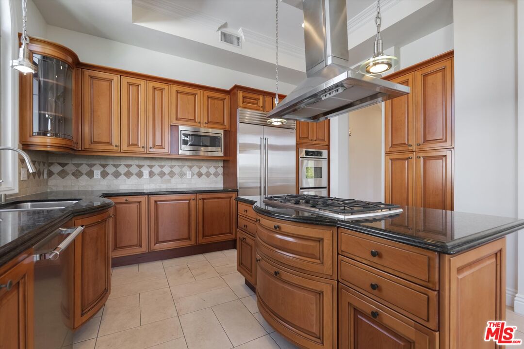 1610 Camden Ave Unit: 401