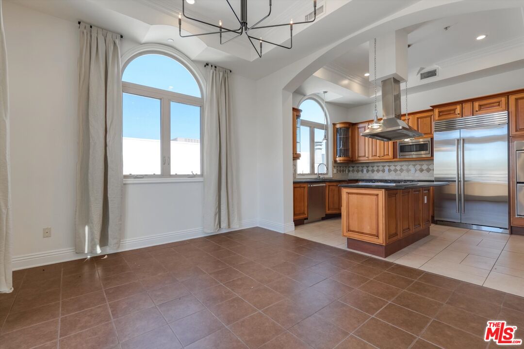 1610 Camden Ave Unit: 401