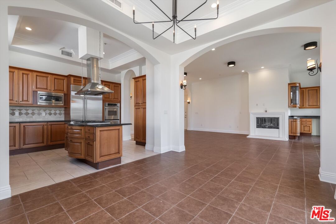 1610 Camden Ave Unit: 401